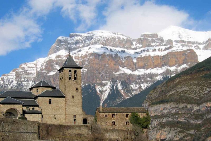 Torla y Mondarruego.jpg